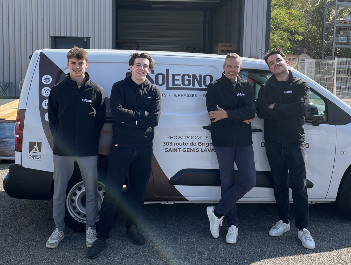 Venez rencontrer notre équipe experte en sols et parquets dans le showroom Solegno à 15 min de Lyon