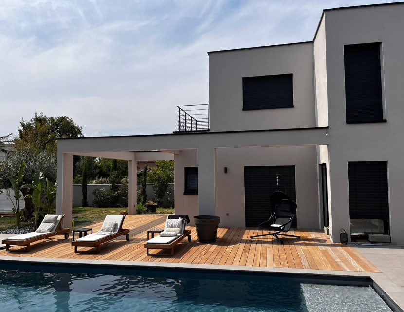 Lame de terrasse bois garapa, ambiance piscine