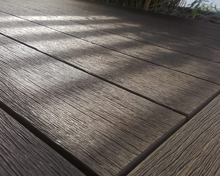 Terrasse composite vintage, solegno votre spécialiste de la terrasse composite