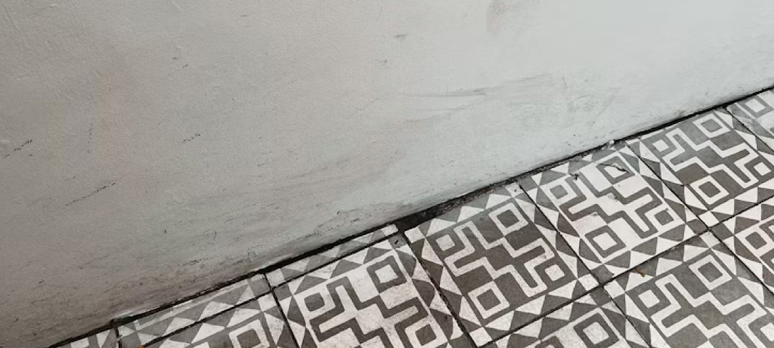 Comment poser un sol stratifié sur un carrelage ?