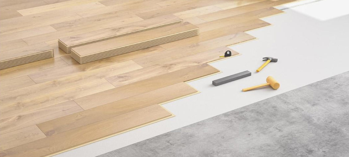 Comment poser un sol stratifié sur un carrelage ?