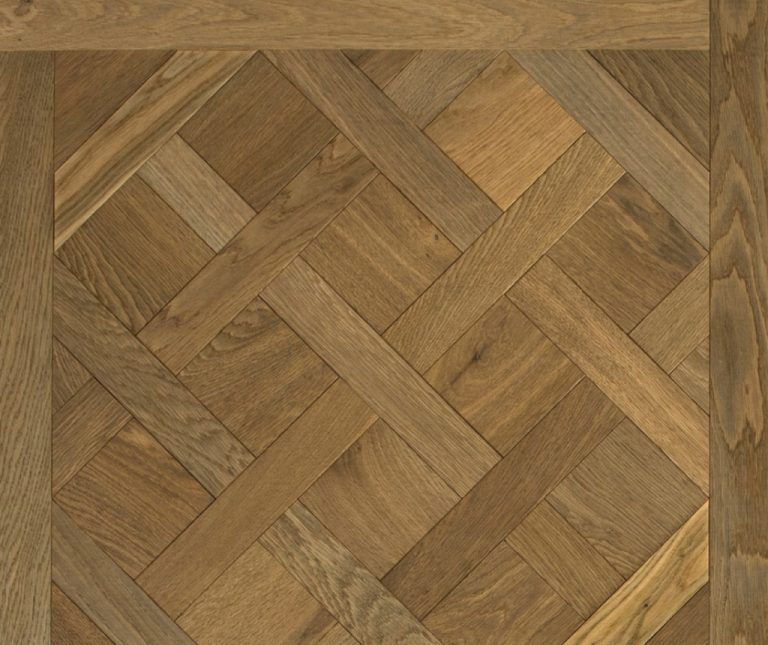 Parquet et panneaux sur mesure - Le panneau Versailles, véritable héritage du luxe et du prestige, continuent de séduire par leur histoire et leur aspect unique